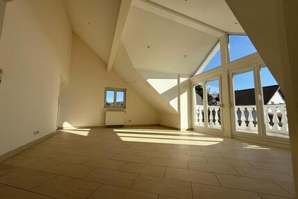 Ihr neues ZUHAUSE in Memmingen Eisenburg! 2,5 Zimmer-Wohnung mit Galerie, Süd- und Ostbalkon