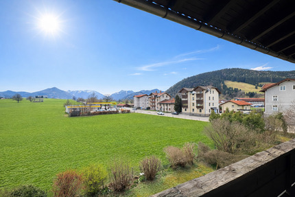 Gepflegte 3-Zimmer-Wohnung mit zwei Balkonen und Garage - Hausham