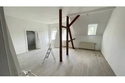 Modernisierte DG-Wohnung mit 3 Zimmern & gr. Wohnküche*nur 200m zum S Hilbersdorf* - Chemnitz Ebersdorf