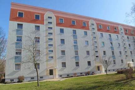 Sonderangebot * handwerklich begabter Käufer gesucht: Günstige 3-Zimmer-Wohnung im 2.OG mit Balkon - Lauchhammer