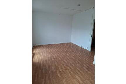 Sanierte 2-Zimmer Wohnung mit Balkon - Erdgeschoss - Halle (Saale) Silberhöhe