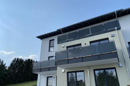 Moderne Wohnung mit zwei Zimmern und Balkon - Büchlberg
