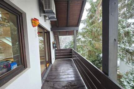 RESERVIERT: Ganz charmante 2,5 Zimmer-DG Wohnung mit gr. Balkon am Waldrand zu verkaufen - Badenweiler