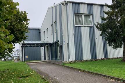 VS-Villingen, BüroGerwerbeHalle ca. 350 qm, ebenerdig, Stellplätze - Villingen-Schwenningen