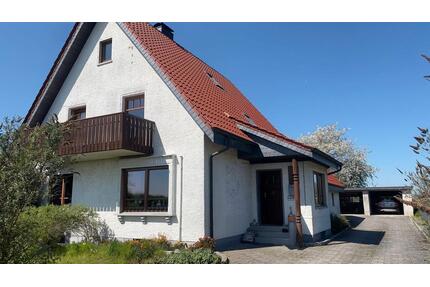 Zweifamilienhaus mit Anbau und Doppelgarage - Rödinghausen