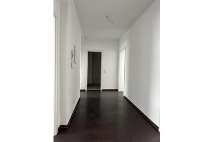 Gut geschnittene 3-Raumwohnung nur unweit vom Hauptbahnhof! - Halle (Saale) Büschdorf