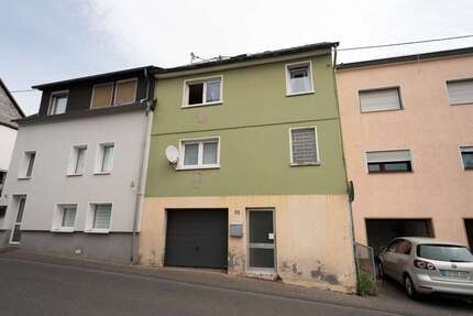 Haus zum Kaufen in Idar-Oberstein 95.000,00 € 98 m²