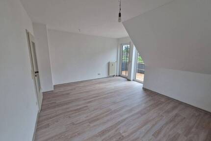 Gemütliche 3- Zimmer Wohnung im Dachgeschoss - Möhrendorf