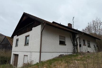 Charmantes Anwesen mit 2 Wohnhäusern und großer Scheune - Scheßlitz