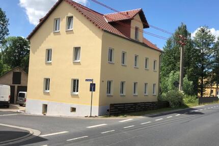 Großzügige helle 2-Raum-DG-Wohnung (neu renoviert) - Nossen