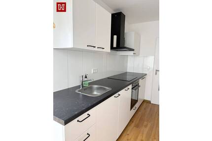 Moderne 3 Zimmerwohnung mit zwei Balkonen und Garage in ruhiger Lage ! - Kitzingen