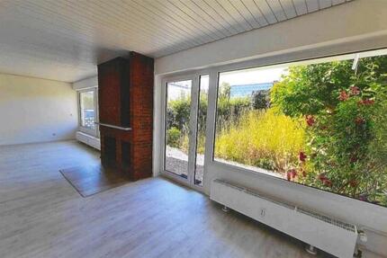 Generalsanierte 3,5 Zimmer Wohnung mit Garten und Einzelgarage - Filderstadt