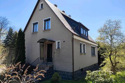 Einfamilienhaus mit Nebengebäude und viel GrundstückBrunnen - Neukirch/Lausitz