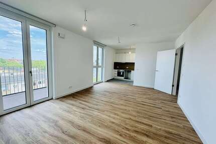 Wohnung zum Mieten in Berlin 2.475,00 € 93.5 m²