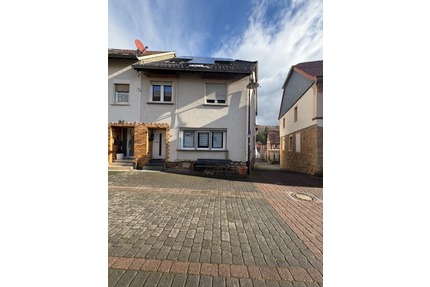 Großzügiges Einfamilienhaus mit Dachterrasse, Scheune und zusätzlichem Grundstück - Weiler bei Monzingen