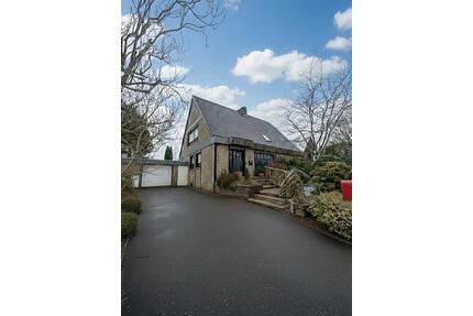 Haus Zur Miete in Neumünster - 1.900,00&nbsp;EUR Kaltmiete, ca.&nbsp; 190,00&nbsp;m&sup2; in Neumünster (PLZ: 24537) Böcklersiedlung