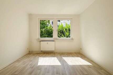 Wohnung zum Mieten in Plauen 220,00 € 44.93 m²