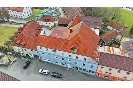 Haus zum Kaufen in Deggendorf 590.000,00 € 500 m²