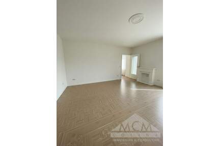 VERMITTELT#Stilvolle 64 m² Penthouse-Wohnung im Hochhaus mit Skylineblick - Frankfurt am Main / Bornheim Altstadt