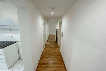 Hochparterre 3-Zi Wohnung mit Garage, Balkon und Einbauküche - Lahr (Schwarzwald)