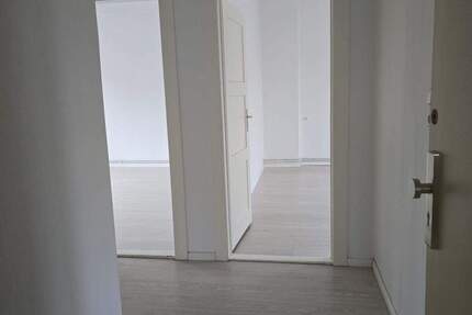 3- Zimmerwohnung mit Balkon, 2. OG, Puschkinstraße 14a, Frankfurt (Oder)