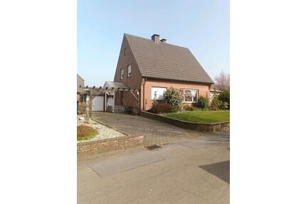 Wohnhaus zu verkaufen! - 340.000,00&nbsp;EUR Kaufpreis, ca.&nbsp; 130,00&nbsp;m&sup2; in Isselburg (PLZ: 46419)