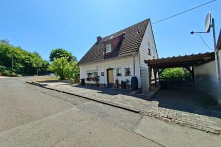 Charmantes Zweifamilienhaus: vielseitige Nutzungsmöglichkeiten - Heimbach