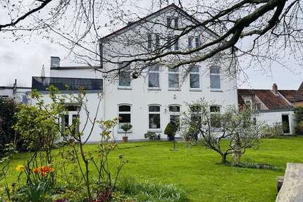 Haus zum Kaufen in Friedrichstadt 895.000,00 € 349 m²