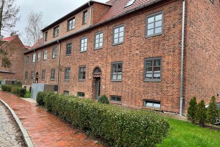 121-005 2-Raum-Wohnung in Schwerin zu vermieten 1.OG