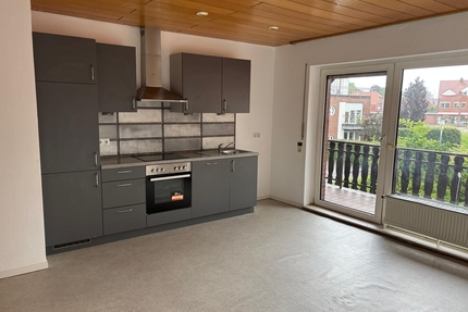 Oberwohnung mit Balkon am Obenende in zentraler Lage - Papenburg