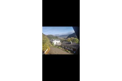 Schöne 3 ZKB Dachgeschosswohnung mit Balkon und Rheinblick - Brohl-Lützing