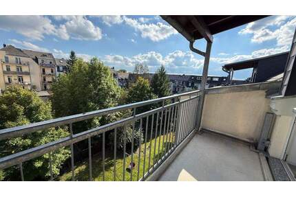 JETZT neues LAMINAT ! DG mit Balkon und geräumige Küche ! - Chemnitz Hilbersdorf