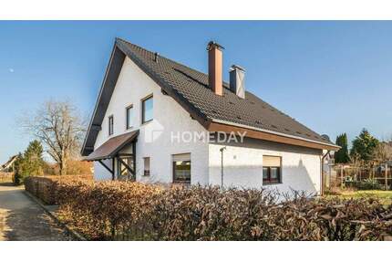 Gemütliche, modernisierte 3-Zimmer-Dachgeschosswohnung mit Süd-Loggia & tollem Ausblick - Alfdorf Brech