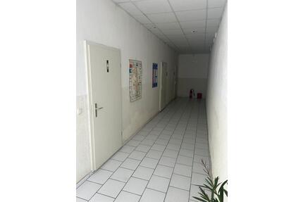 Labor und Büro-Räume - 162,00&nbsp;EUR Kaltmiete, ca.&nbsp; 4,60&nbsp;m&sup2; in Bitterfeld-Wolfen (PLZ: 06766)