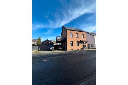 Großzügiges Familienhaus mit Einliegerwohnung - Monheim am Rhein