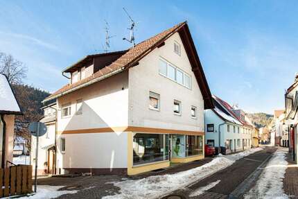 Haus zum Kaufen in Titisee-Neustadt 399.000,00 € 238 m²