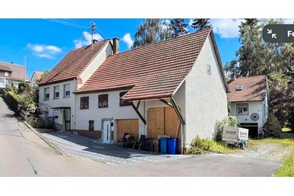 Hausteil mit Scheune & Ausbaupotenzial in Balingen-Frommern
