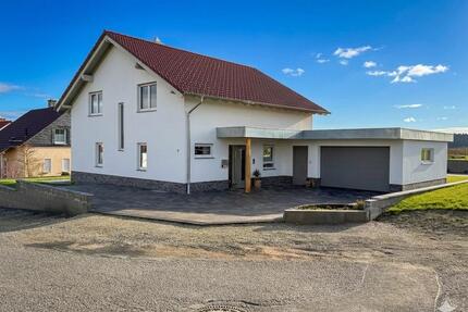 Einfamilienhaus mit Großraumgarage Bad Arolsen-Schmillinghausen