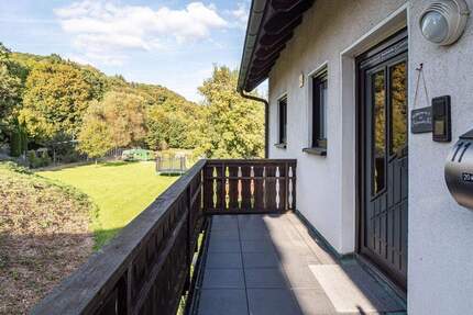 Schöne Doppelhaushälfte in ruhiger Randlage unterhalb der Burg in Sundern-Hachen! - Sundern / Hachen