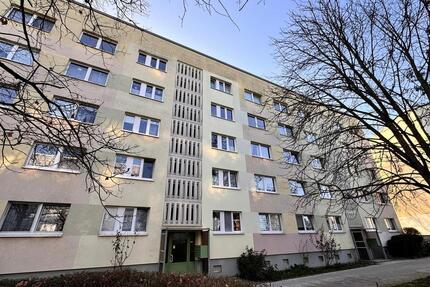 2 Raum-Wohnung mit Balkon - 285,00&nbsp;EUR Kaltmiete, ca.&nbsp; 51,00&nbsp;m&sup2; in Halle (Saale) (PLZ: 06128) Gesundbrunnen