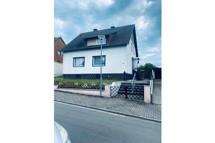 Ein-Zweifamielienhaus - 360.000,00&nbsp;EUR Kaufpreis, ca.&nbsp; 144,00&nbsp;m&sup2; in Bexbach (PLZ: 66450)