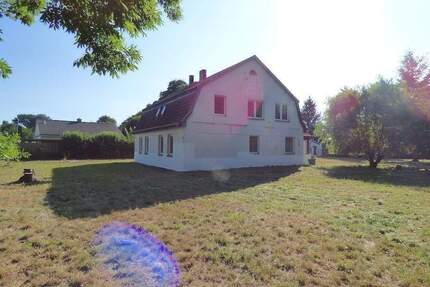 Haus in herrlich ruhiger Lage ! Aufteilung in bis zu 4 Wohnungen möglich ! Planung vorhanden ! Provisionsfrei - Lütow Neuendorf