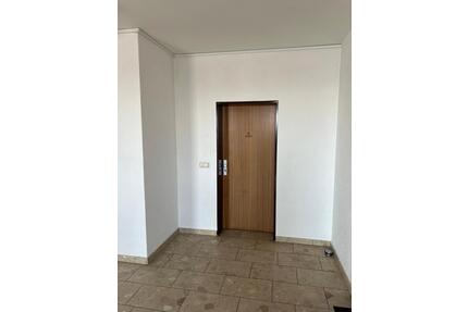 2 Zimmer Dachgeschosswohnung 60m² Balkon Aufzug Lauenburg - Lauenburg/Elbe