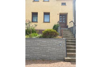 Reihenhaus - 99.000,00&nbsp;EUR Kaufpreis, ca.&nbsp; 110,00&nbsp;m&sup2; in Neuensalz (PLZ: 08541)