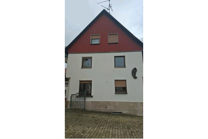 Mehrfamilienhaus in Rauhenebrach, OT