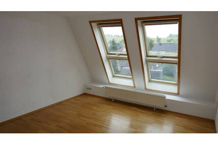 Gemütliche 4-Raum-Dachgeschosswohnung in toller Ortslage von Gelenau! - Gelenau/Erzgebirge