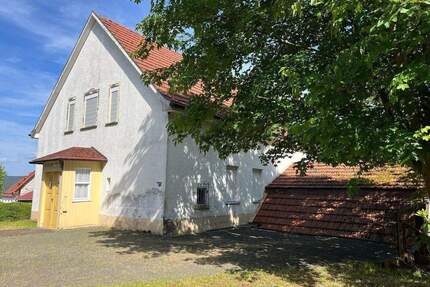 Ortsrandlage mit 4.200 qm Grundstück - Einmalige Gelegenheit in Tambach-Dietharz