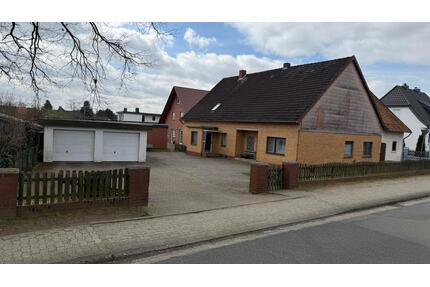 Grundstück mit Altbau (sanierungsbedürftig) und Doppelgarage - Leiferde