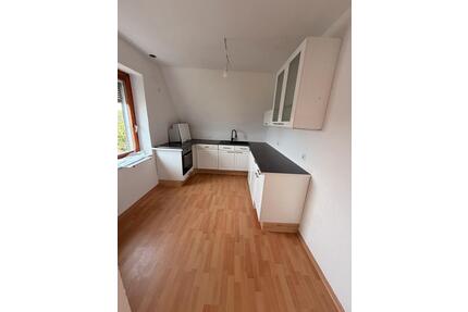 Eine wunderschöne 3 ZKB mit Balkon WaschraumKeller zum vermieten - Schiffweiler
