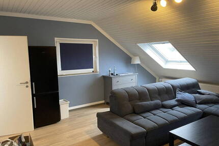 Schöne vollmöblierte 3,5-Zimmer Dachgeschosswohnung in Mannheim-Neckarau